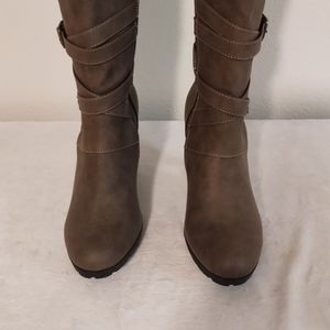 New,Fantastic light brown boots by Black Rivet